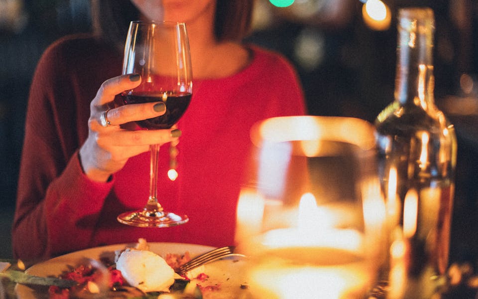 Comment bien conserver et servir un vin rouge